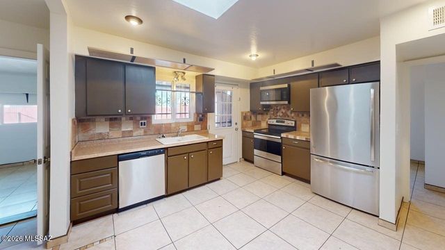 1132 W Knox Place, Tucson, AZ 85705