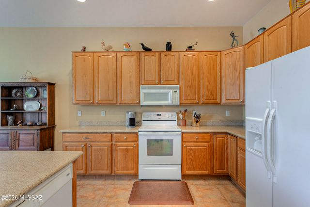 433 N Mountain Brook Drive, Green Valley, AZ 85614