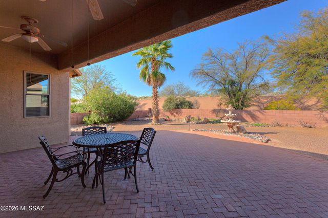 433 N Mountain Brook Drive, Green Valley, AZ 85614