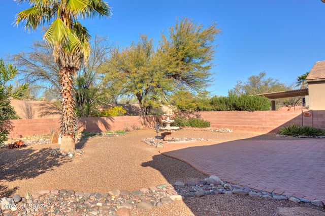 433 N Mountain Brook Drive, Green Valley, AZ 85614