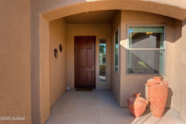 433 N Mountain Brook Drive, Green Valley, AZ 85614