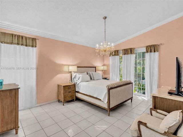 900 Spoonbill Circle, Weston, FL 33326