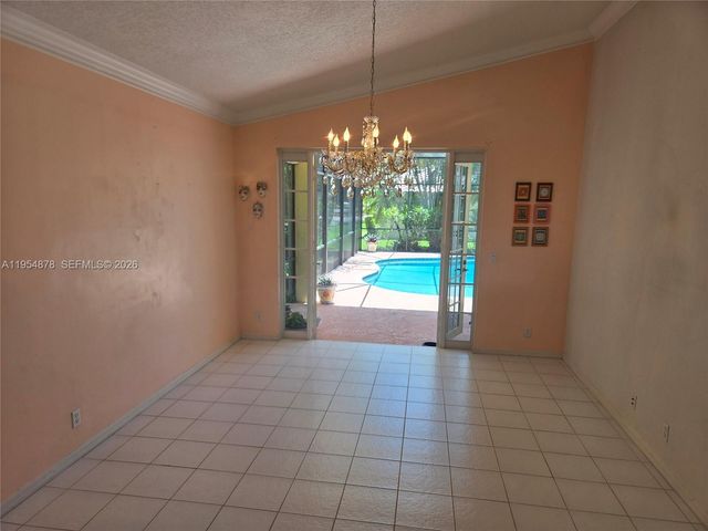 900 Spoonbill Circle, Weston, FL 33326