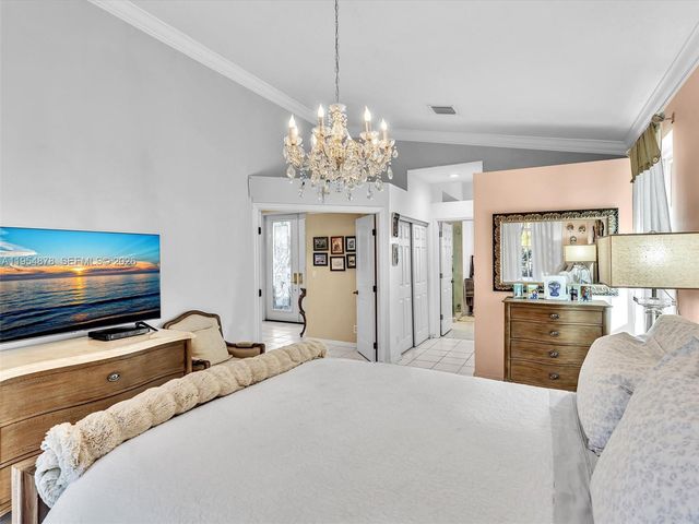 900 Spoonbill Circle, Weston, FL 33326