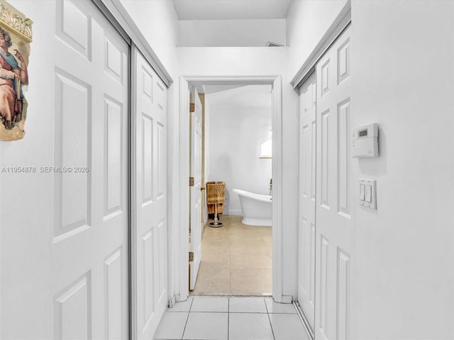 900 Spoonbill Circle, Weston, FL 33326