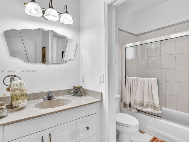 900 Spoonbill Circle, Weston, FL 33326