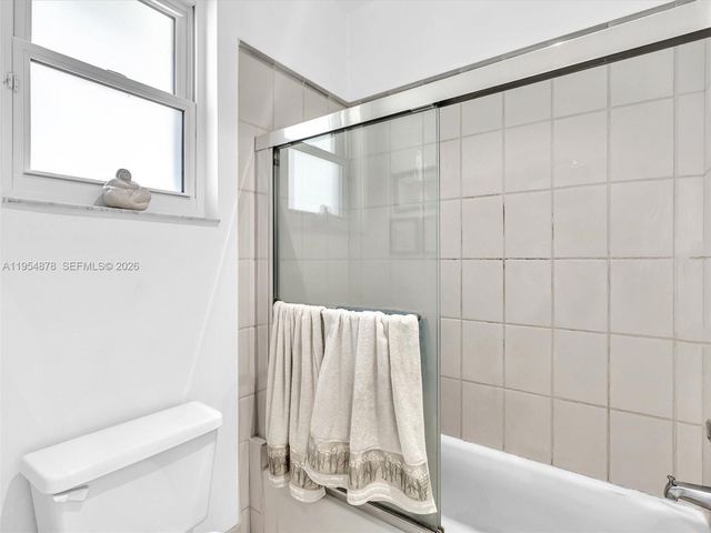 900 Spoonbill Circle, Weston, FL 33326