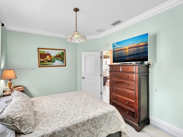 900 Spoonbill Circle, Weston, FL 33326
