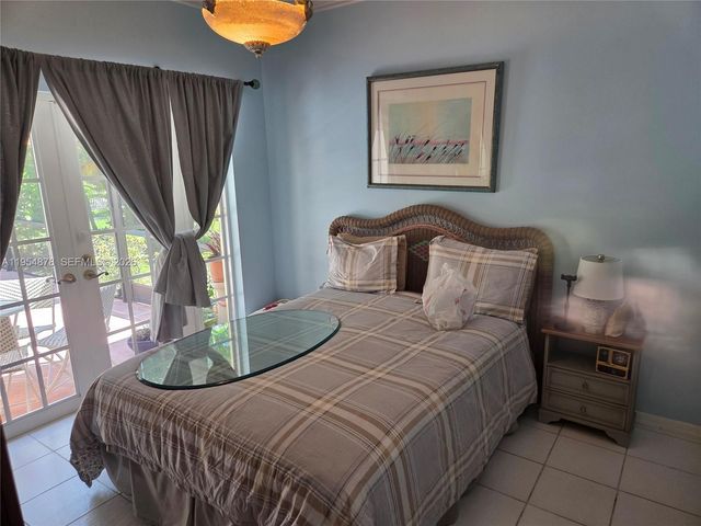 900 Spoonbill Circle, Weston, FL 33326