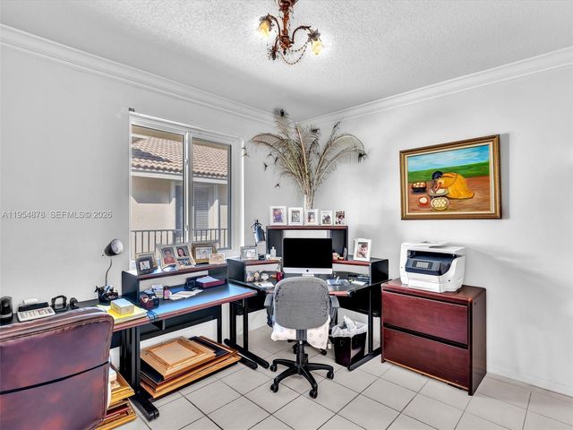 900 Spoonbill Circle, Weston, FL 33326
