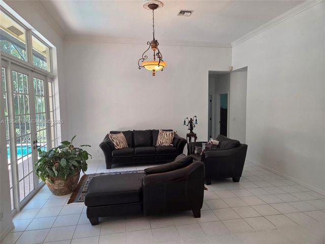 900 Spoonbill Circle, Weston, FL 33326