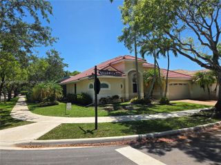 900 Spoonbill Circle, Weston, FL 33326