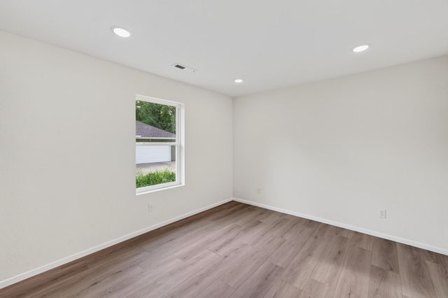 1451 N Lexington Avenue, Springfield, MO 65802