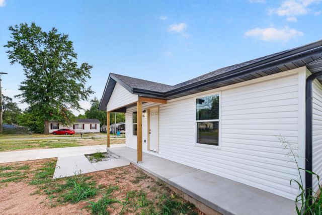 1451 N Lexington Avenue, Springfield, MO 65802