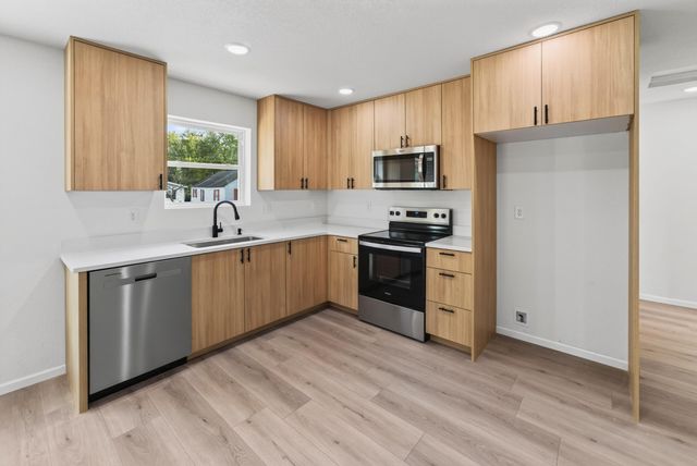 1451 N Lexington Avenue, Springfield, MO 65802
