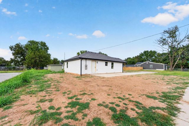 1451 N Lexington Avenue, Springfield, MO 65802