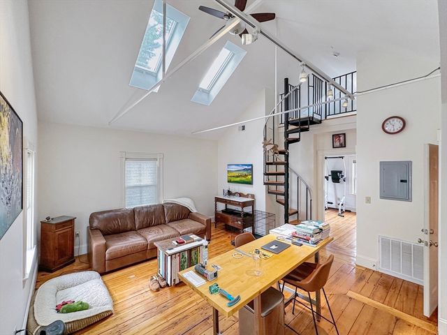 20 Porter St 3, Boston, MA 02130