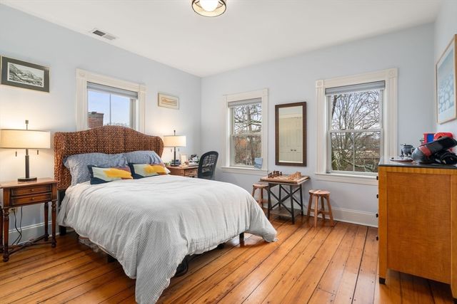 20 Porter St 3, Boston, MA 02130