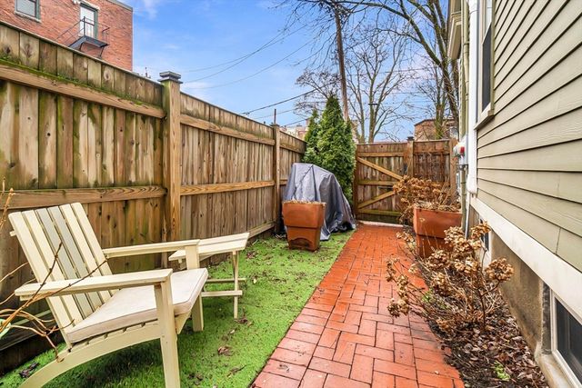 20 Porter St 3, Boston, MA 02130