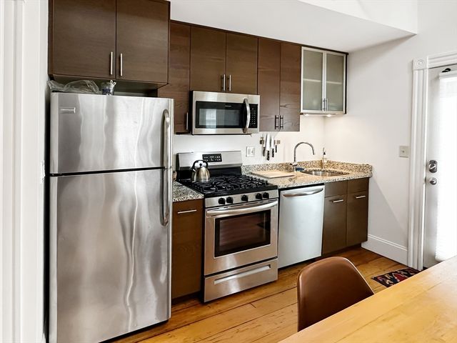 20 Porter St 3, Boston, MA 02130