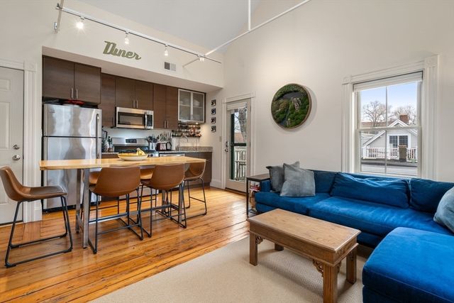 20 Porter St 3, Boston, MA 02130