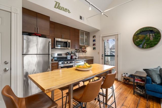 20 Porter St 3, Boston, MA 02130