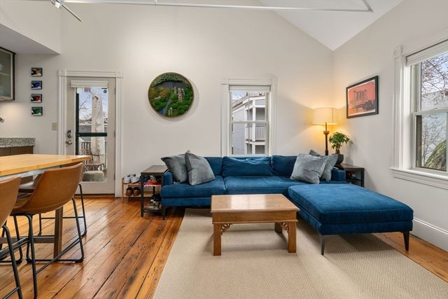 20 Porter St 3, Boston, MA 02130