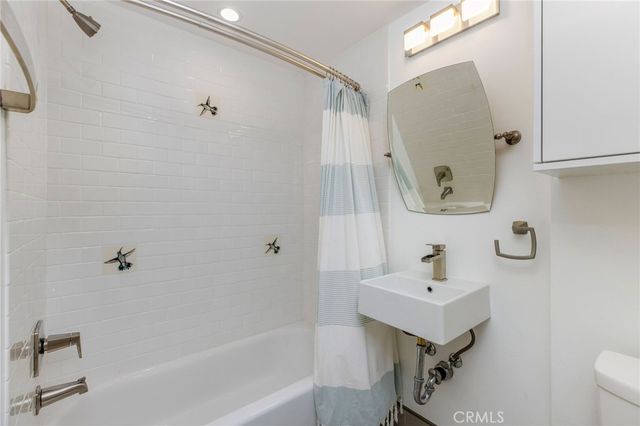 8418 Belford Avenue, Los Angeles, CA 90045