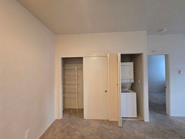 161 Marina Lakes Dr, Richmond, CA 94804