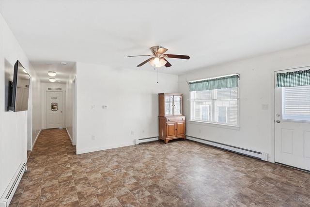 52 Church St, Gardner, MA 01440