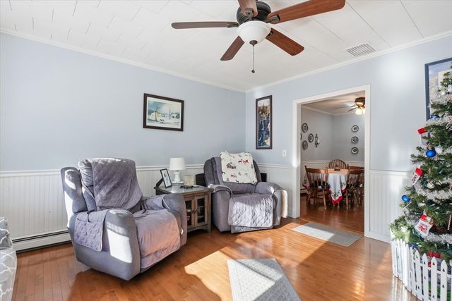 52 Church St, Gardner, MA 01440