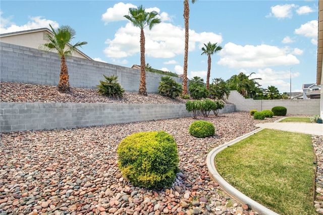 5525 Chicory Falls Court, Las Vegas, NV 89148
