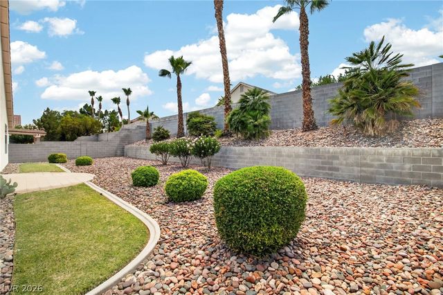 5525 Chicory Falls Court, Las Vegas, NV 89148