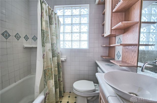 355 Hadley Avenue, Oakwood, OH 45419