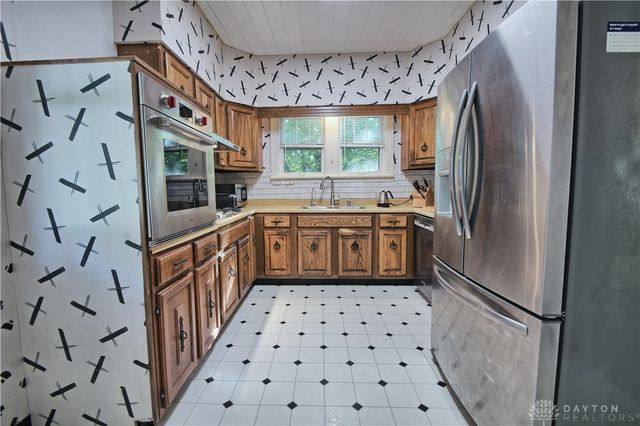 355 Hadley Avenue, Oakwood, OH 45419