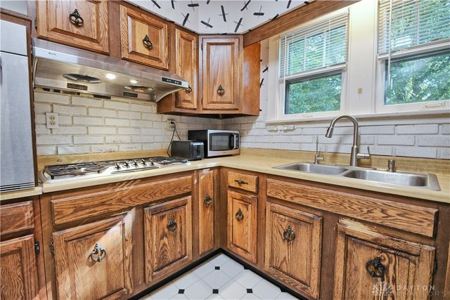 355 Hadley Avenue, Oakwood, OH 45419