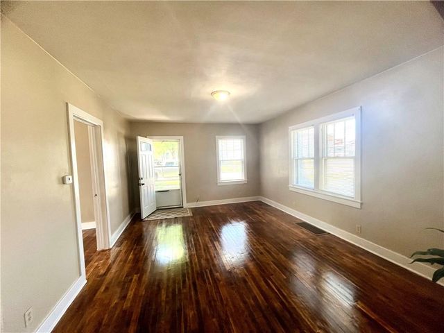 227 S Lynn Street, Nevada, MO 64772