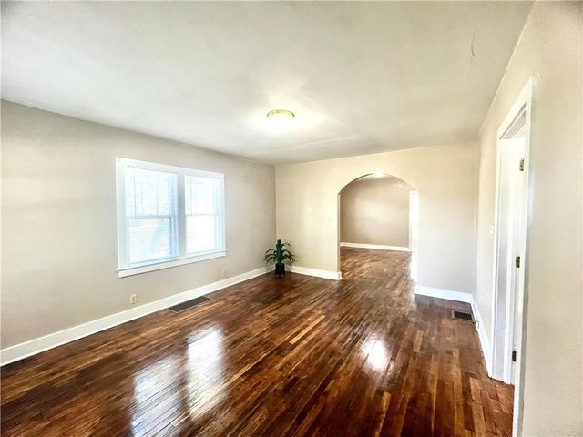 227 S Lynn Street, Nevada, MO 64772
