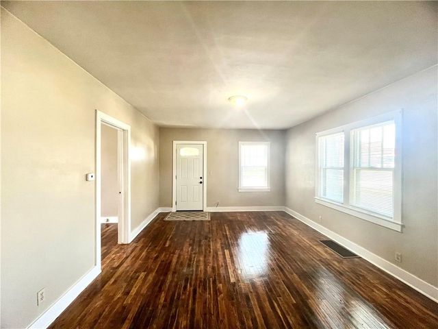 227 S Lynn Street, Nevada, MO 64772