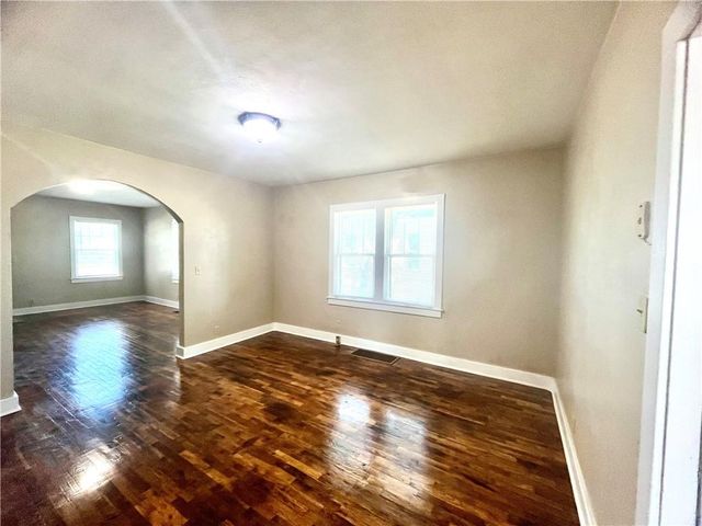 227 S Lynn Street, Nevada, MO 64772