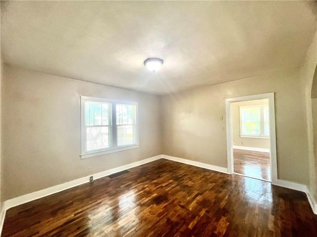 227 S Lynn Street, Nevada, MO 64772