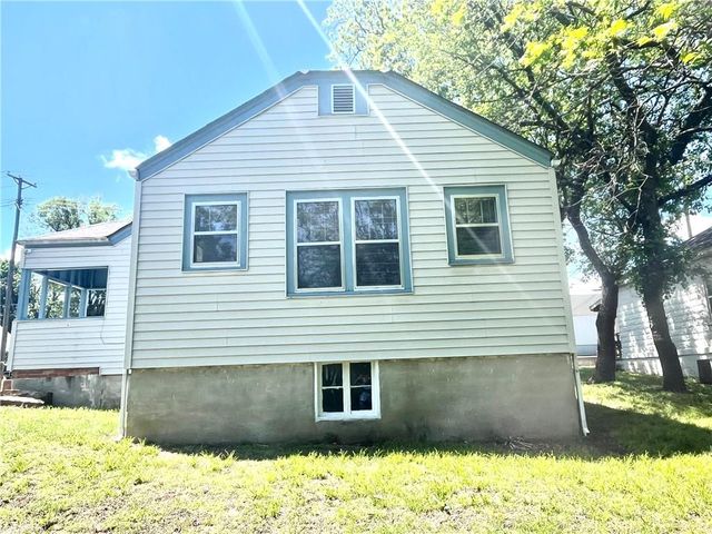 227 S Lynn Street, Nevada, MO 64772