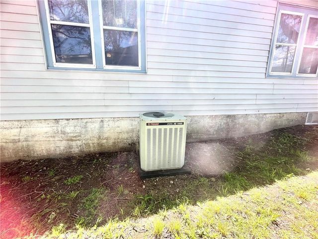 227 S Lynn Street, Nevada, MO 64772