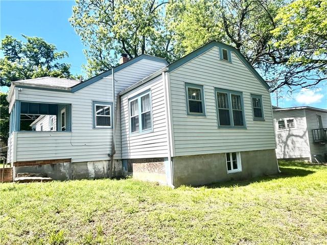 227 S Lynn Street, Nevada, MO 64772