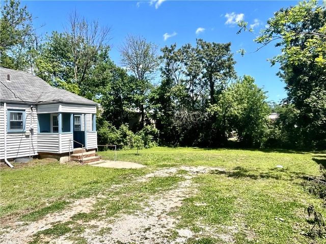 227 S Lynn Street, Nevada, MO 64772
