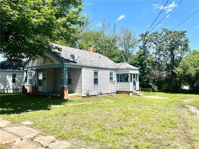 227 S Lynn Street, Nevada, MO 64772