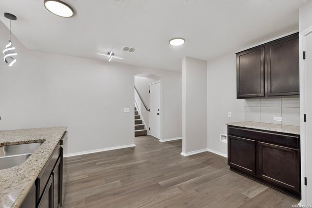 735 Pelican Point, San Antonio, TX 78221