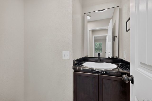 735 Pelican Point, San Antonio, TX 78221