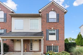 1423 Academy Lane, Lansing, MI 48906