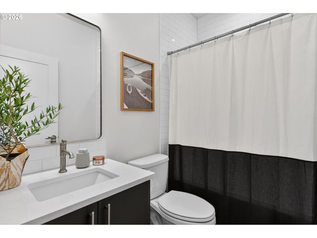 5053 Ne 47TH Pl, Portland, OR 97218